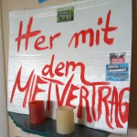 Der kleine "Her mit dem Mietvertrag"-Altar in der dauerbesichtigten Wohnung