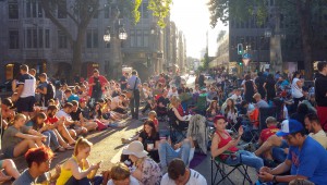 Pokemon-Spielende auf der Köbrücke Düsseldorf